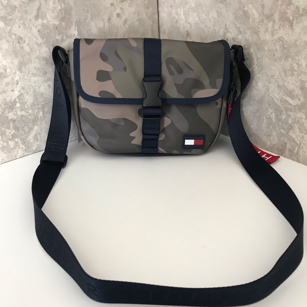 Tommy Hilfiger camouflage Crossbody